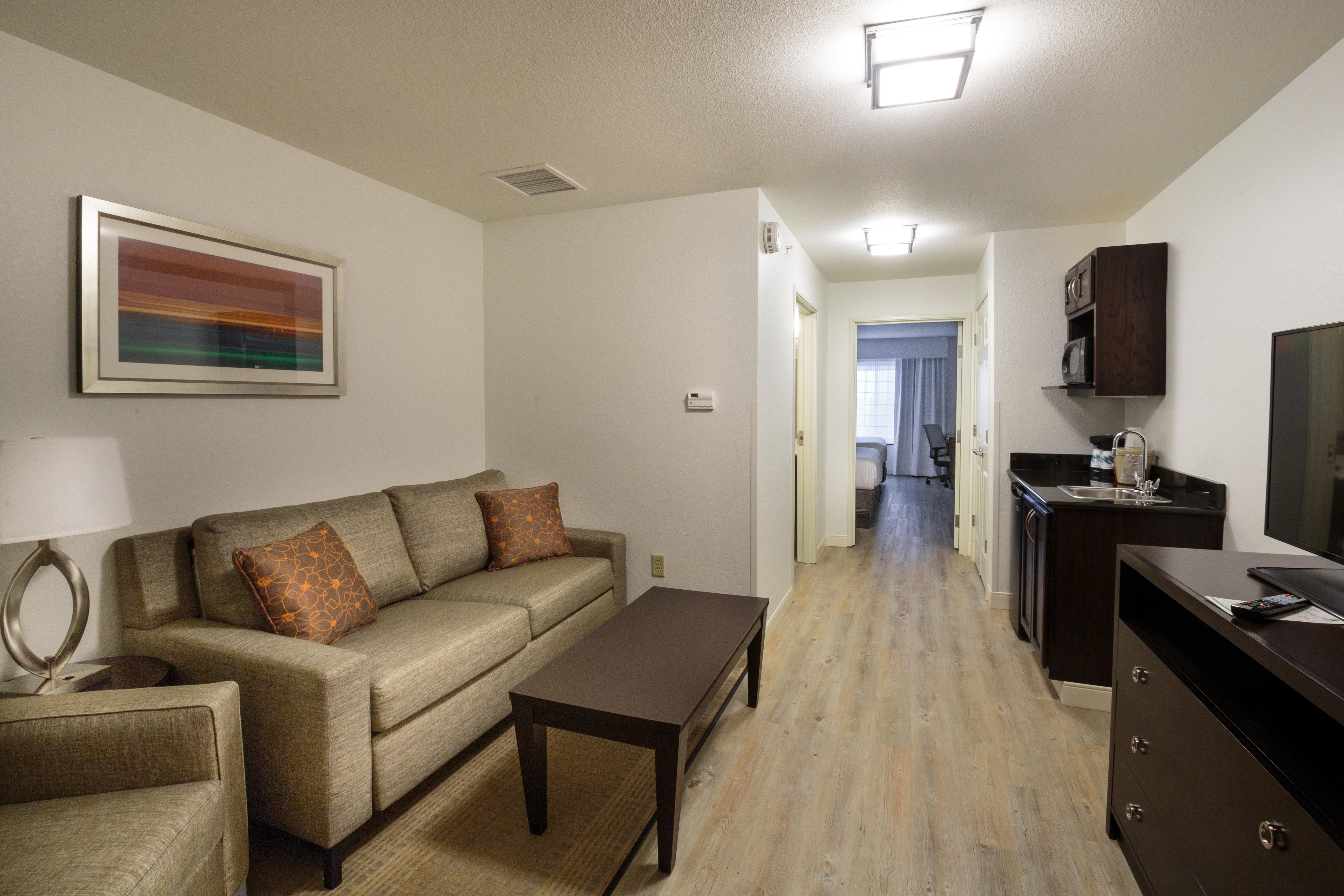 Holiday Inn Hotel & Suites Bloomington Airport By Ihg Esterno foto
