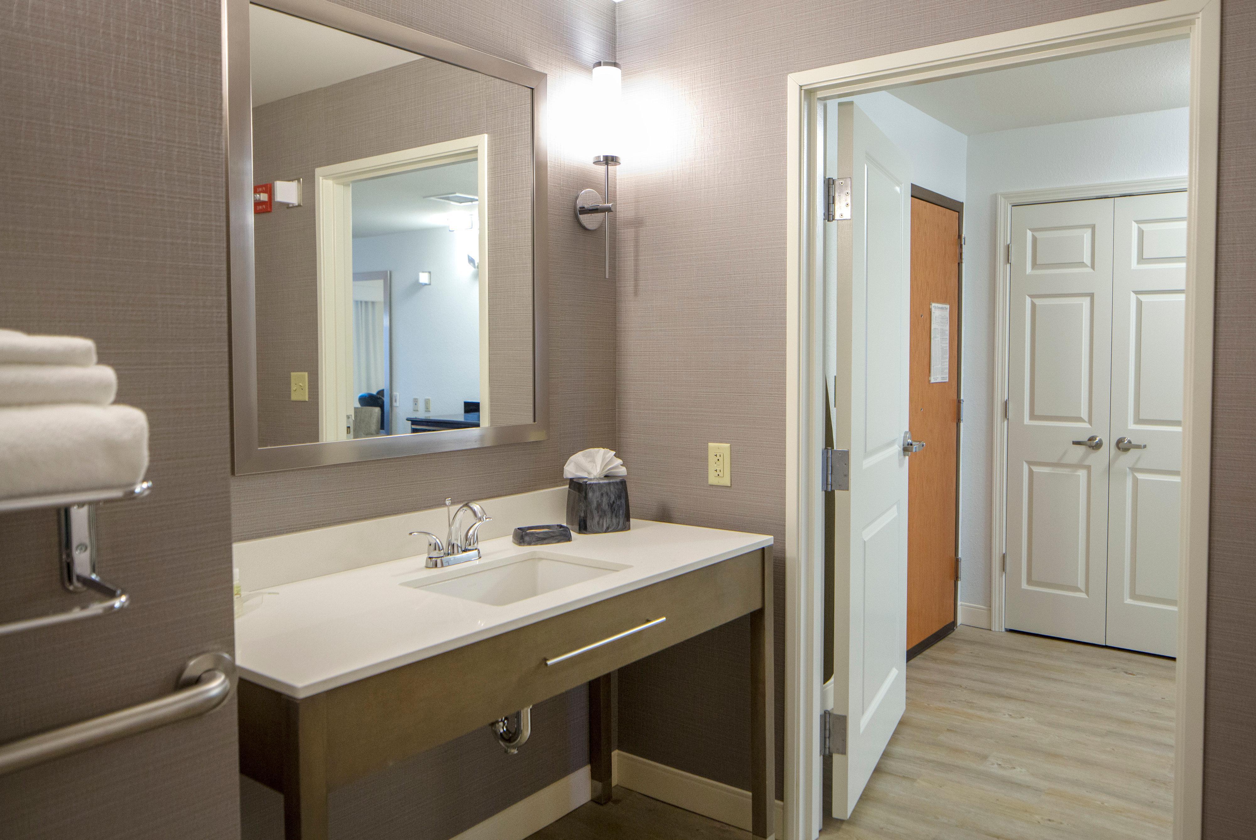 Holiday Inn Hotel & Suites Bloomington Airport By Ihg Esterno foto