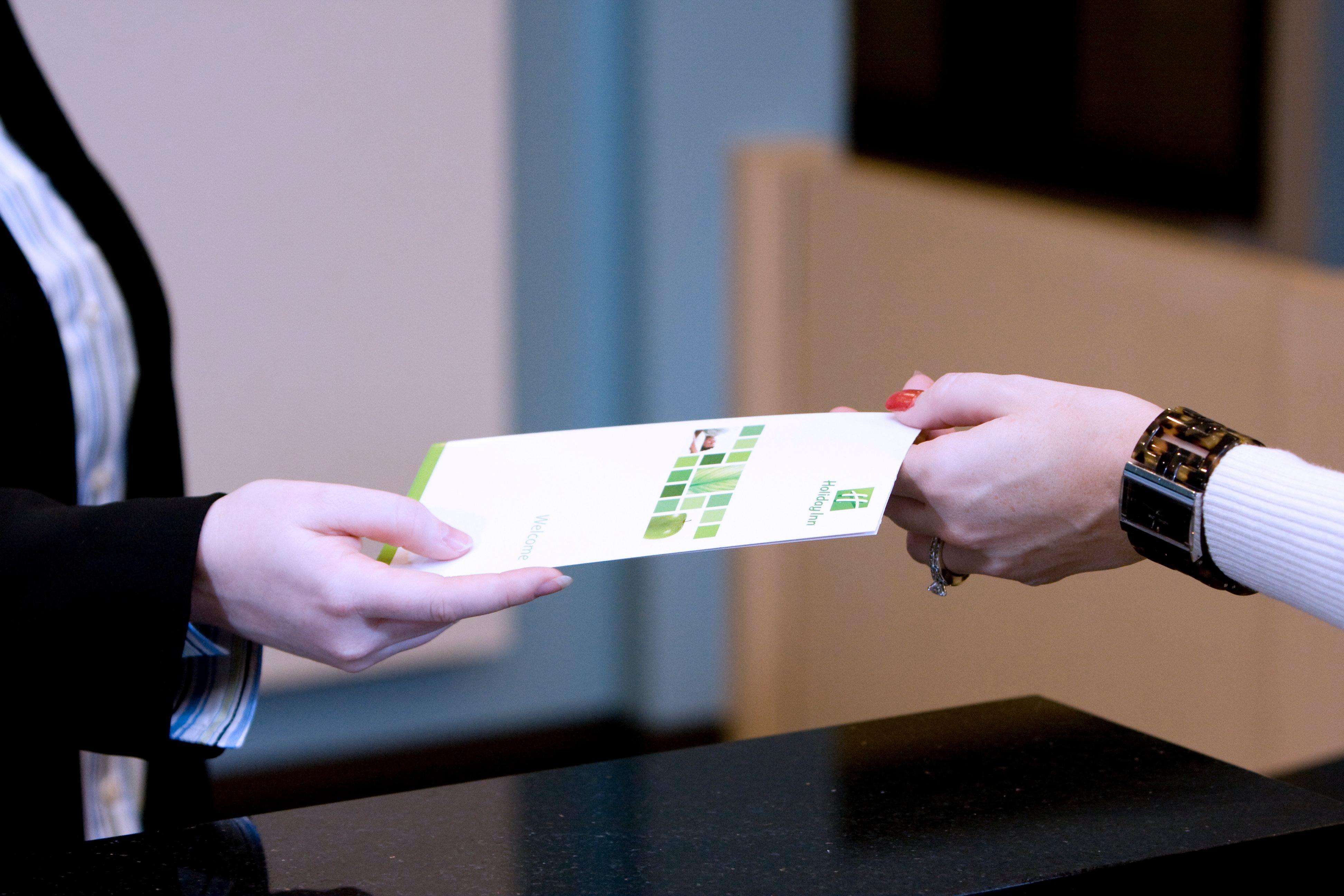 Holiday Inn Hotel & Suites Bloomington Airport By Ihg Esterno foto