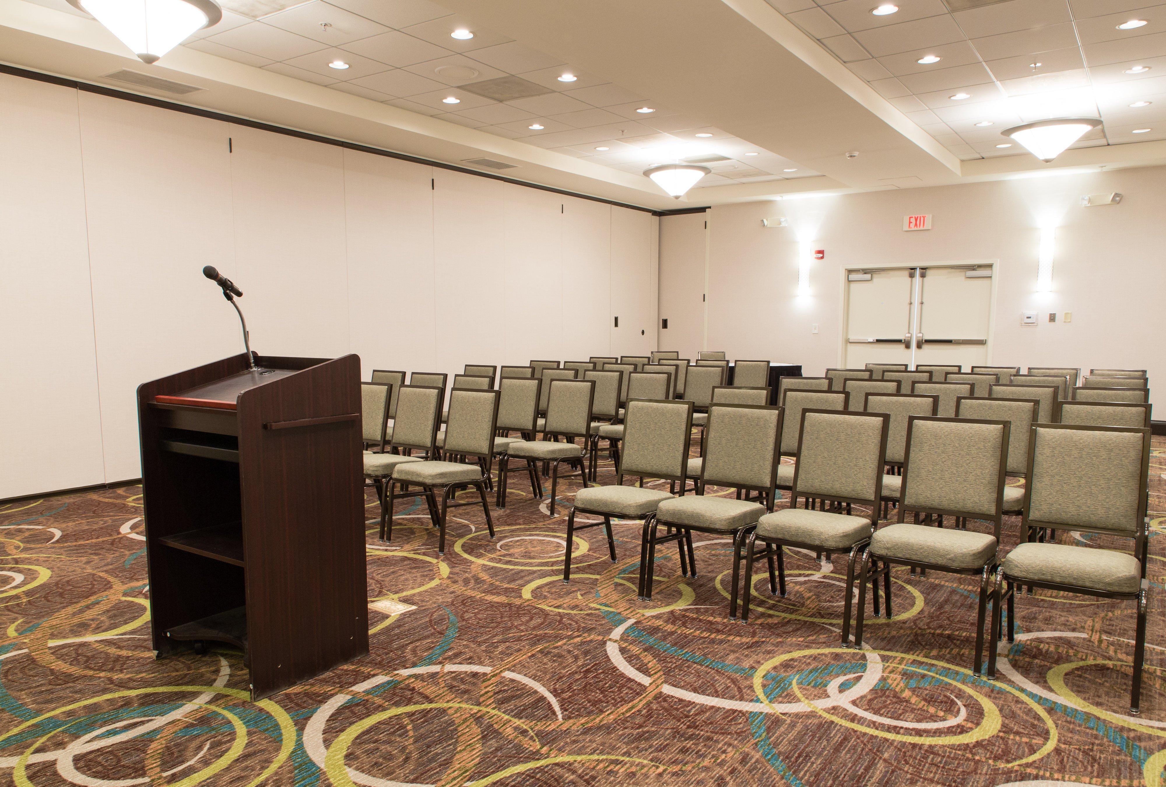Holiday Inn Hotel & Suites Bloomington Airport By Ihg Esterno foto