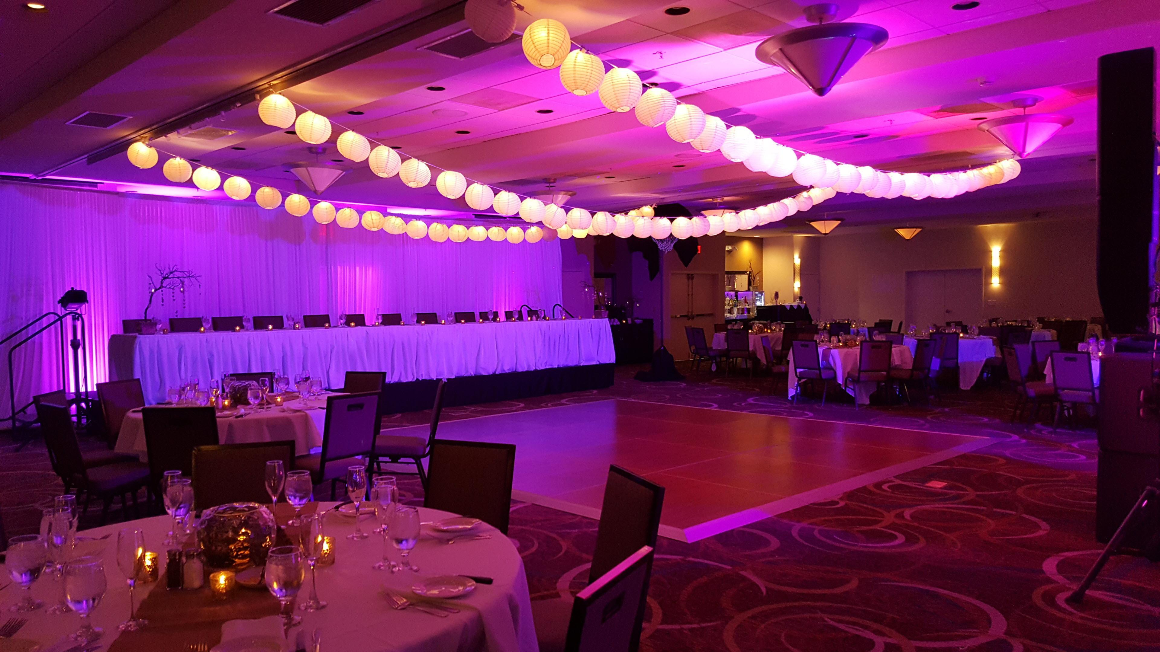 Holiday Inn Hotel & Suites Bloomington Airport By Ihg Esterno foto