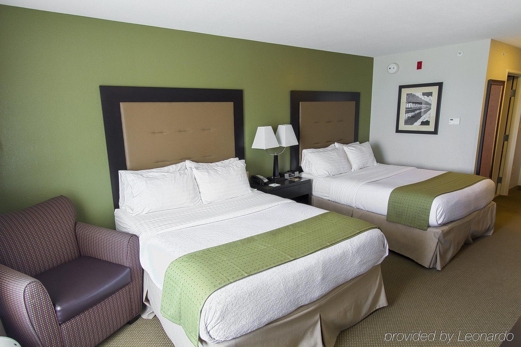 Holiday Inn Hotel & Suites Bloomington Airport By Ihg Esterno foto